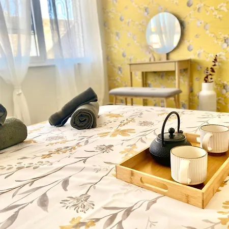 Amalizen, Steps From The Sea *